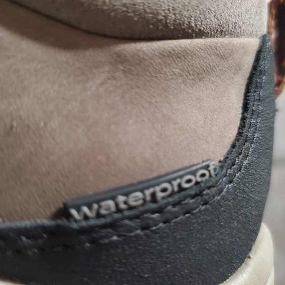 Clarks Wave Andes Walking/Hiking Shoes - Picture 10 of 12